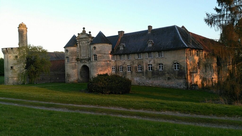Le château d’Esnes, dans la seigneurie dont Olivier Farez était bailli