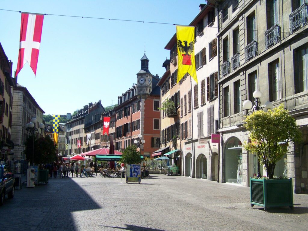 La place Saint-Léger à Chambéry, photographiée en 2011