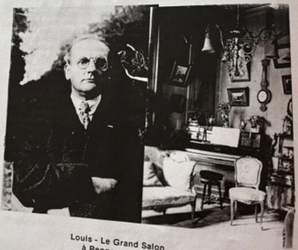 Portrait d'homme en costume et vue d'un salon bourgeois avec piano