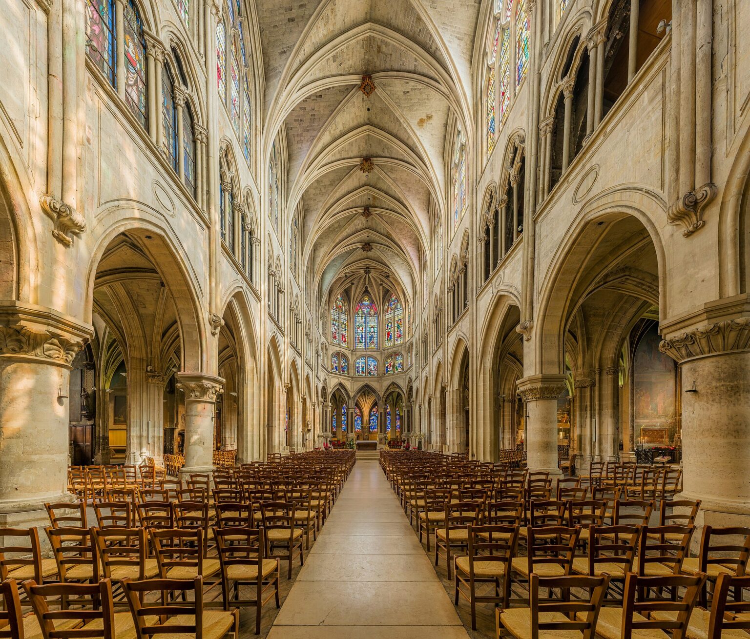 Saint-Séverin, la paroisse de naissance d’Edme Tartarin, maître rôtisseur : la nef gothique, reconstruite aux XVe et XVIe siècles, telle qu’on la visite aujourd’hui.