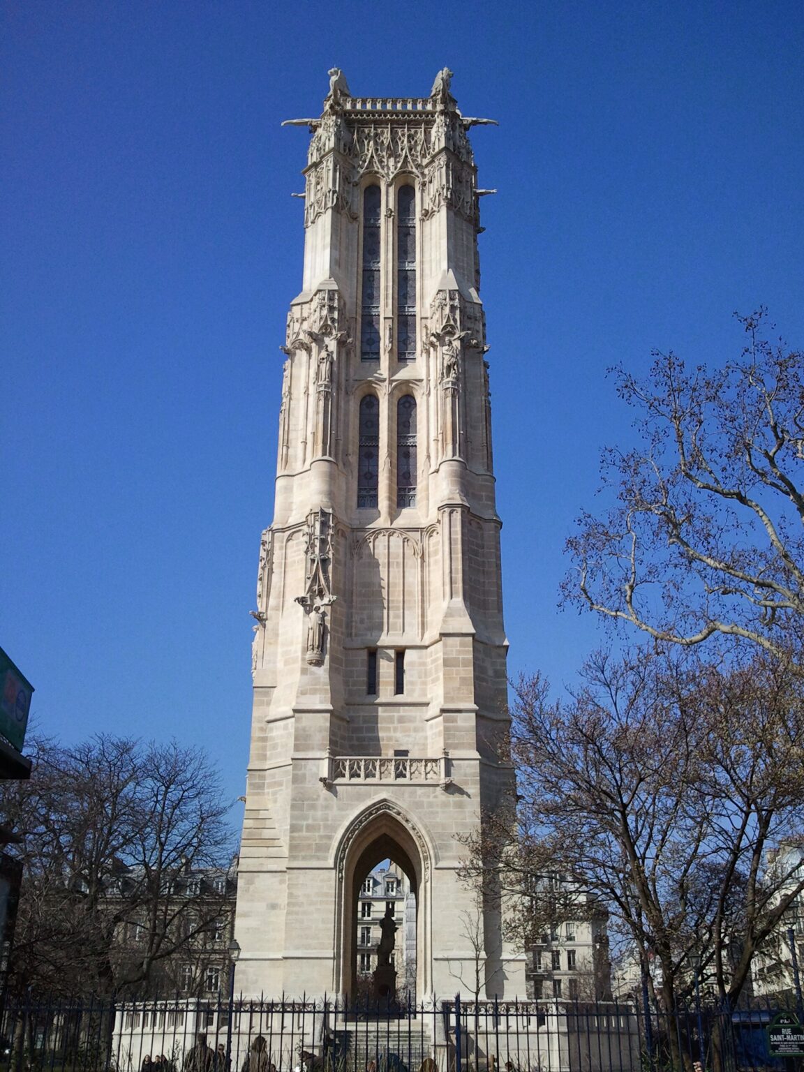 La tour Saint-Jacques aujourd’hui, restaurée et ouverte à la visite.
